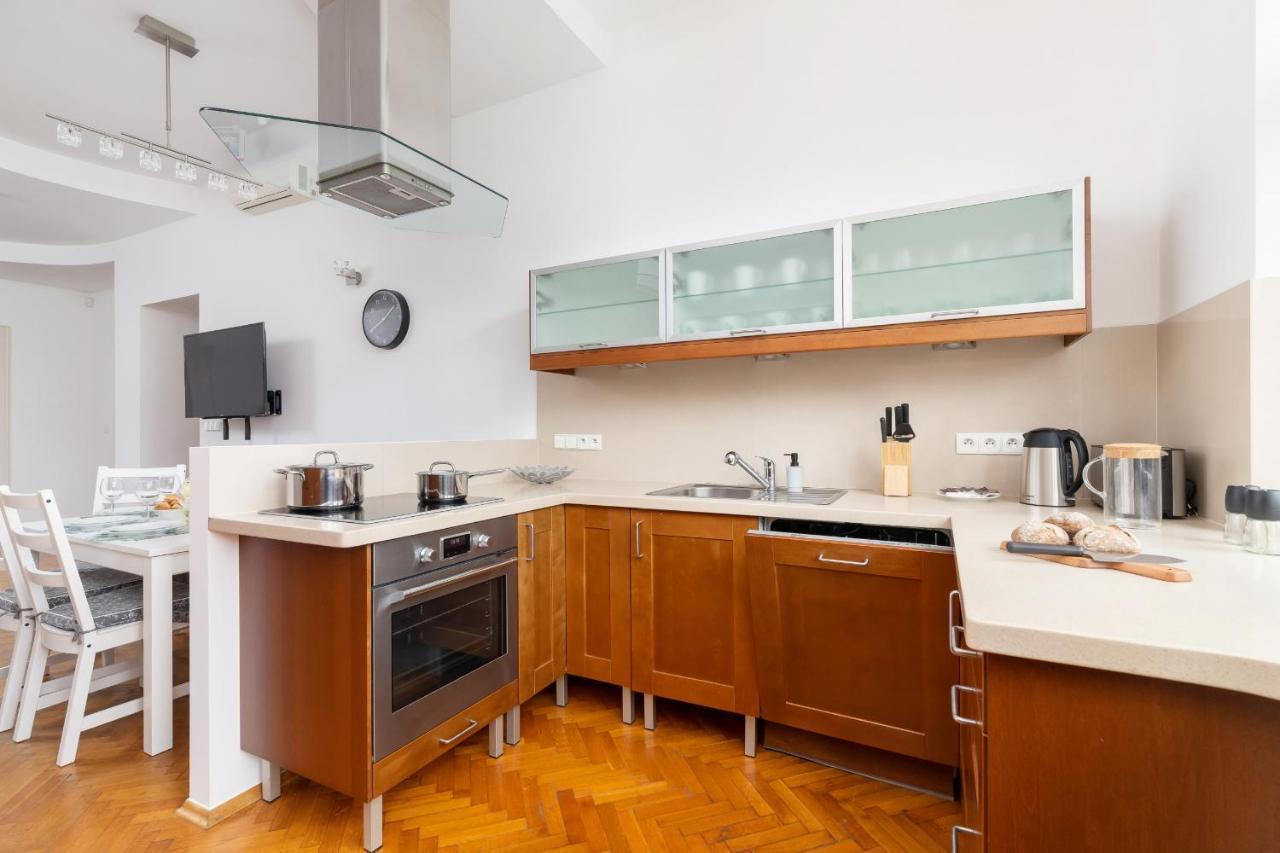 Slowacki Avenue Family Apartments Cracow By Noclegi Renters Krakow Exterior photo