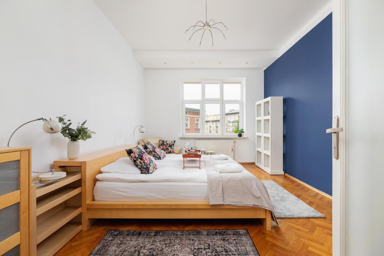 Slowacki Avenue Family Apartments Cracow By Noclegi Renters Krakow Exterior photo