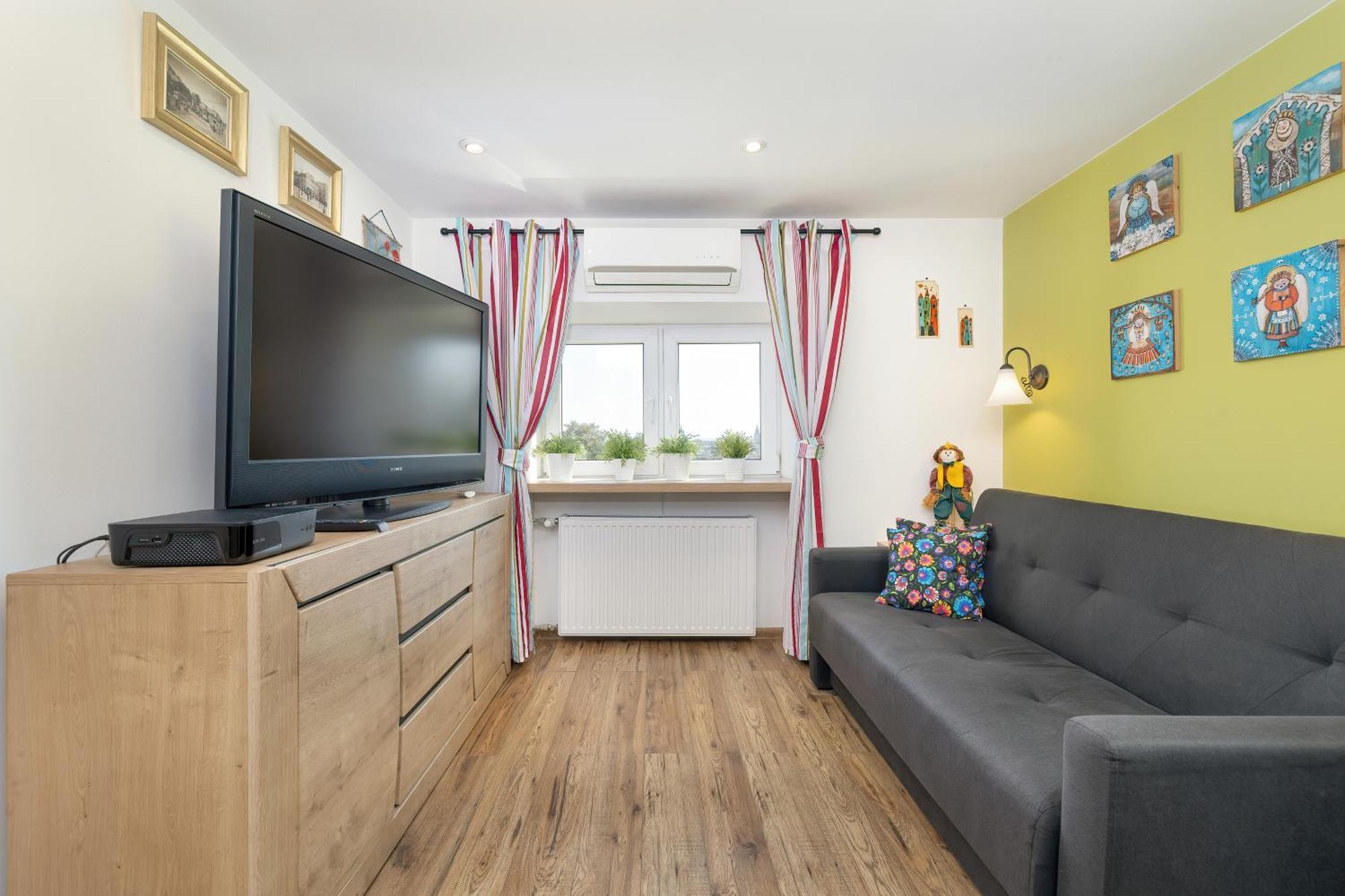 Slowacki Avenue Family Apartments Cracow By Noclegi Renters Krakow Exterior photo